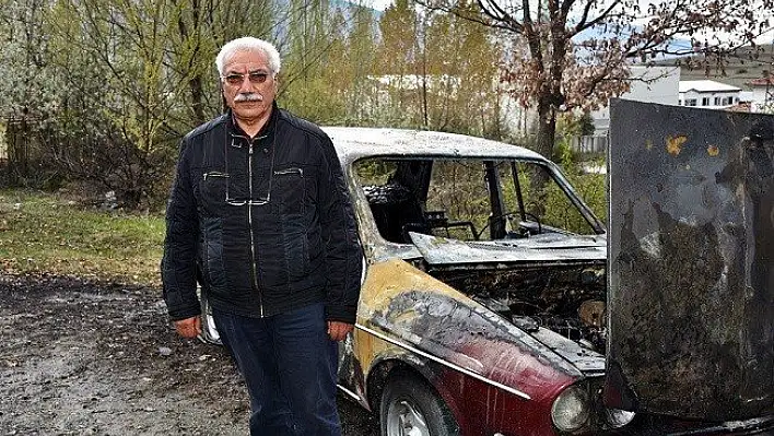 Oy kullandığı sırada otomobili dışarıda cayır cayır yandı