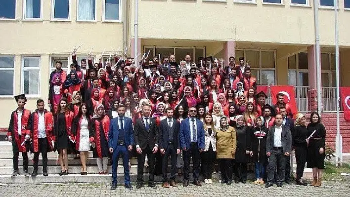 Çatalzeytin MYO'da mezuniyet töreni