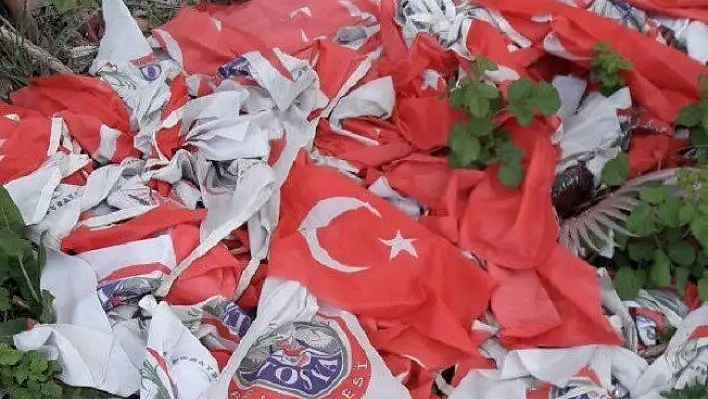 Çöpe atılan Türk Bayrakları tepki topladı
