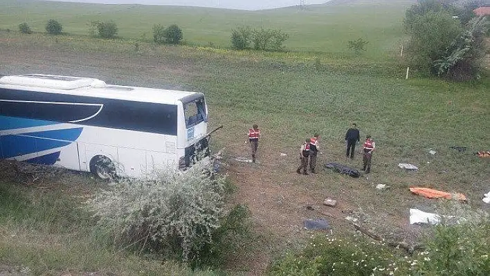 Katliam gibi kaza: 8 ölü, 32 yaralı
