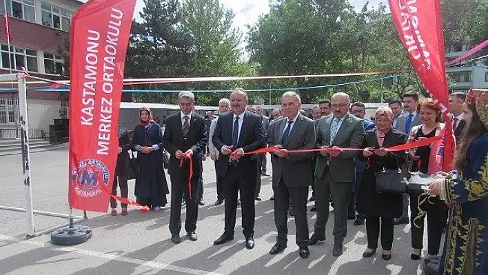 Merkez Ortaokulu Bilim Fuarı açılışı yapıldı