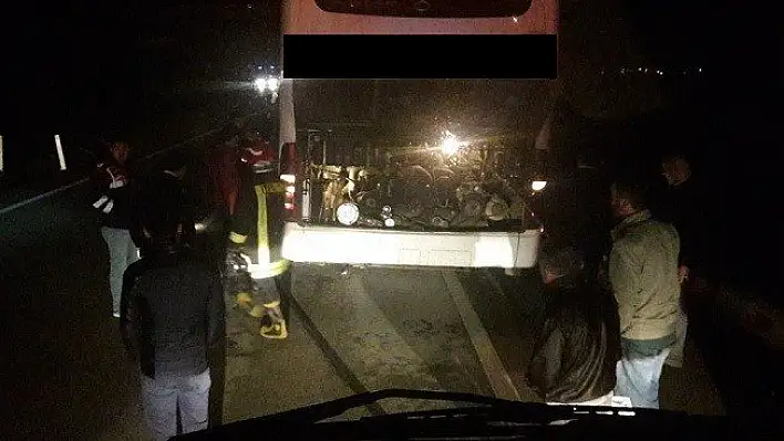 Yolcu dolu otobüste yangın paniği