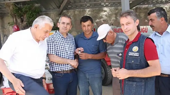 Tosya'da 4 köye yangın söndürme tankeri verildi