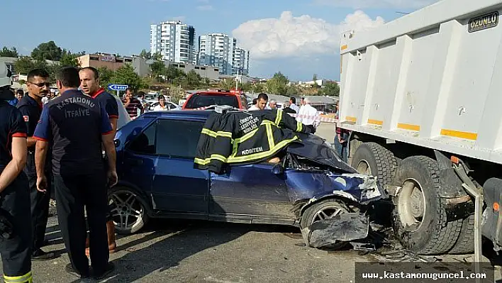 Kamyon ile otomobil çarpıştı: 1 ölü, 2 yaralı