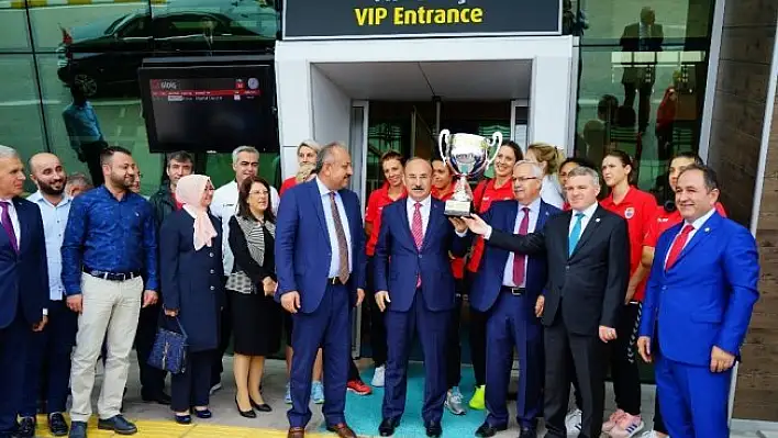 Kastamonu Belediyespor'dan rakiplerine kupayla gözdağı!