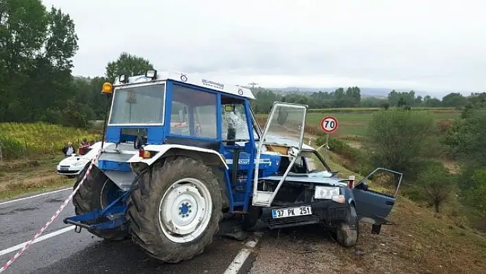 Traktör ile otomobil çarpıştı: 1 ölü, 1 yaralı