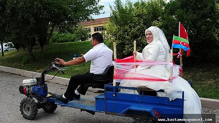 Türk damat, Azeri gelini patpat ile nikaha götürdü