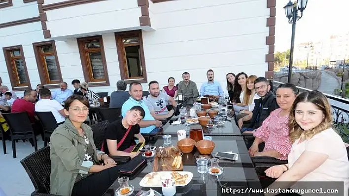 Gazeteciler, mesleki buluşmada bir araya geldi