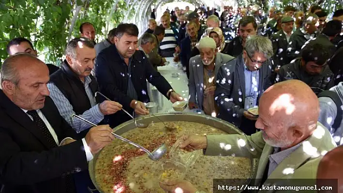 Taşköprü Belediyesi'nden 3 bin kişiye aşure ikramı