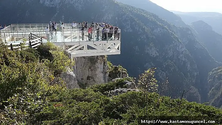 Vali Karadeniz, Çatak Kanyonu'nda cam terası inceledi