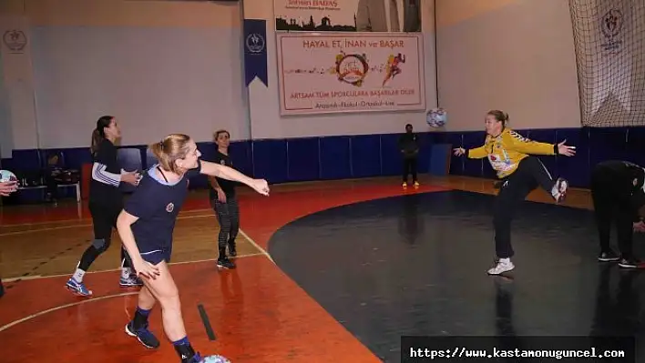 Kadınlar hentbolda 2 Türk takımı Avrupa sınavında