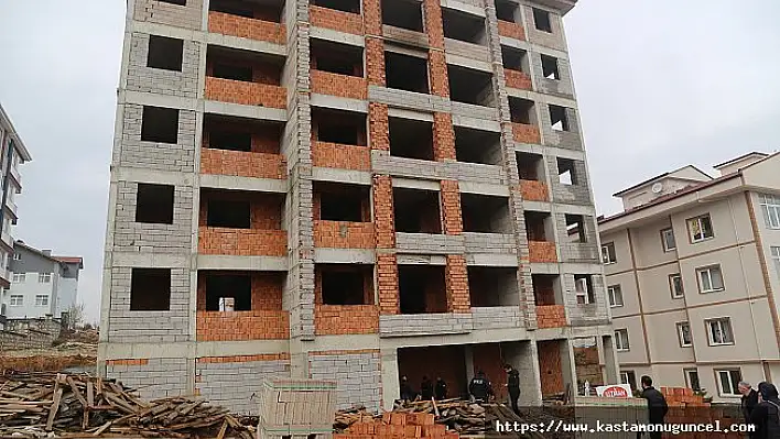Kastamonu'da inşaattan düşen işçi hayatını kaybetti