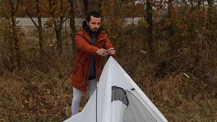 Bir film izledi otostopla 53 şehir dolaştı