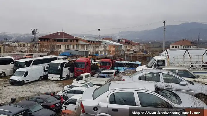 Milyarlık araçlar, yediemin otoparkında çürüyor