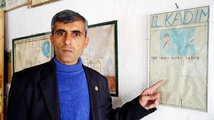 Köy okulunda çıkartılan el yazması ilk gazete bulundu