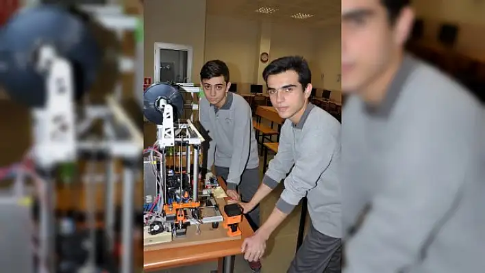 Robot için yola çıktılar üç boyutlu yazıcı ürettiler