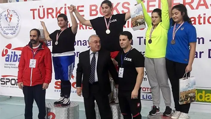 Boksörümüz Berran Şahin Türkiye Üçüncüsü