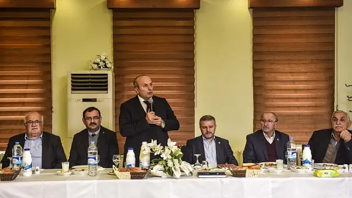 Milletvekili Çelik ve Başkan Arslan, muhtarlarla bir araya geldi