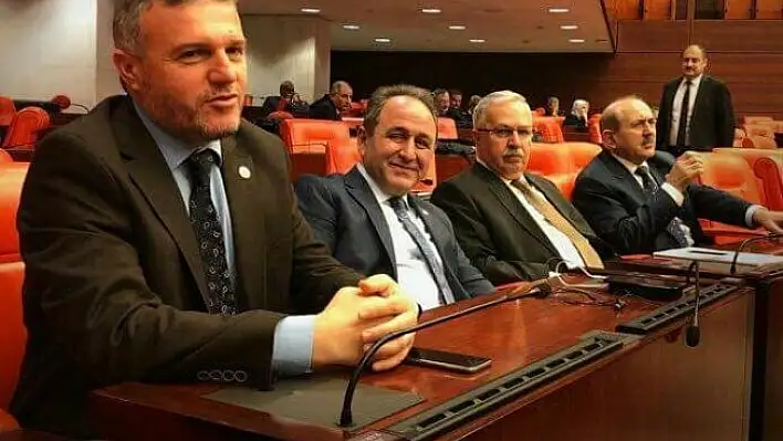Milletvekillerimiz Cumhurbaşkanı Erdoğan'la bir araya geldi