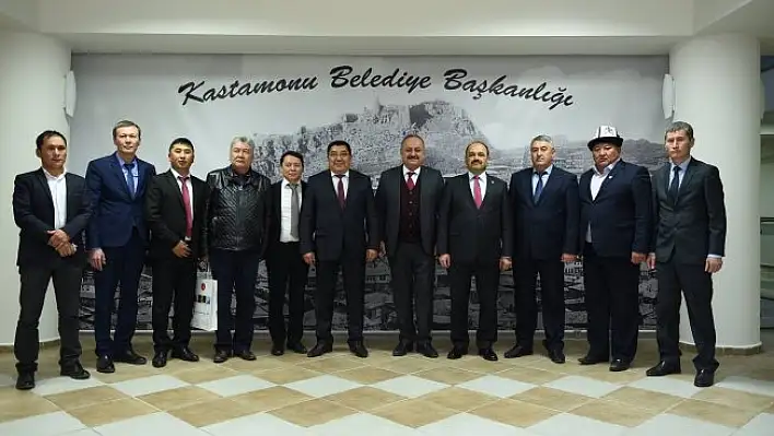 Narın Valisi Kayıpov, Başkan Babaş'ı makamında ziyaret etti 