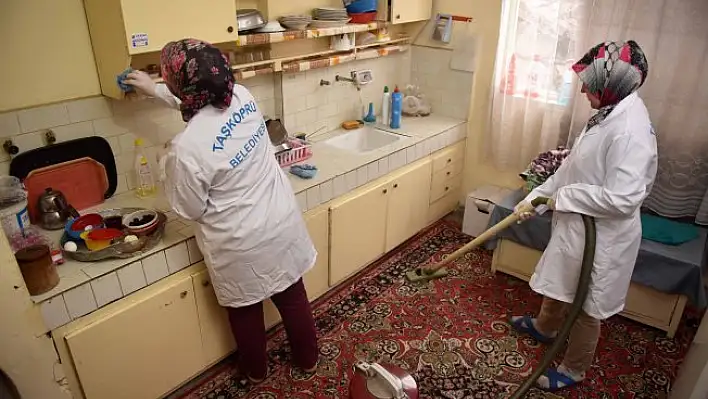 Taşköprü'de 'Evde Temizlik ve Bakım' hizmeti devam ediyor
