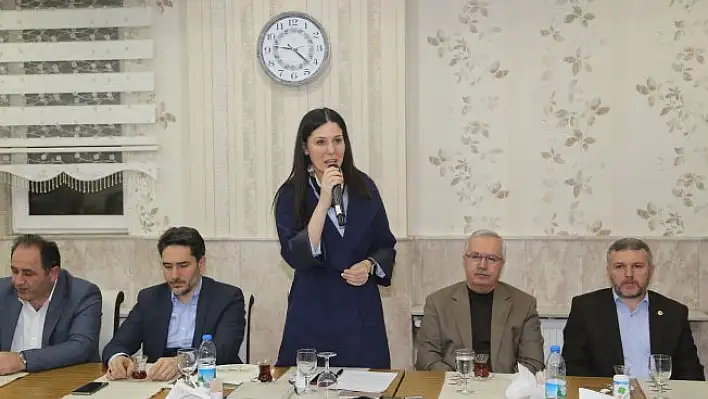 AK Parti Genel Başkan Yardımcısı Karaaslan, STK'larla bir araya geldi