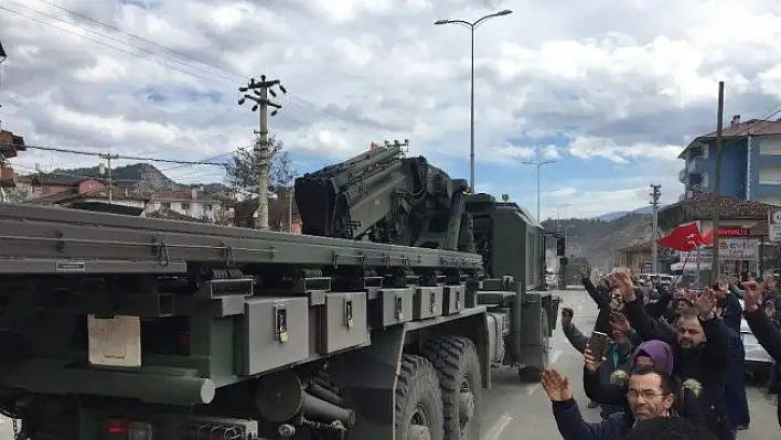 Hanönü halkı askeri konvoya sevgi gösterisinde bulundu