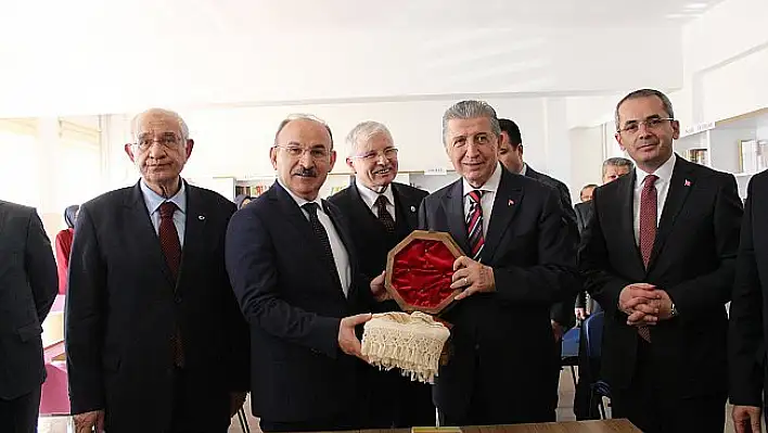 Toptan, kitap okumanın önemine işaret etti