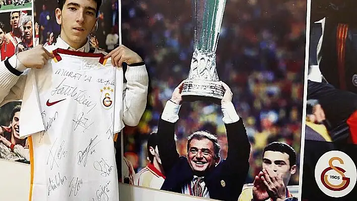 'Kitaplar yakılmasın' diyen Sökük, Galatasaray antrenmanına katıldı