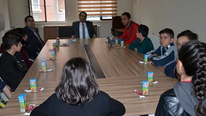 Öğrenciler Kaymakam Kıyıcı'yı ziyaret etti