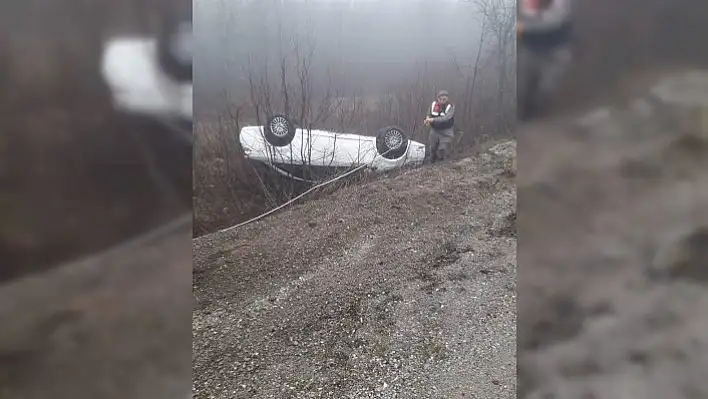 Otomobil şarampole devrildi: 1 yaralı