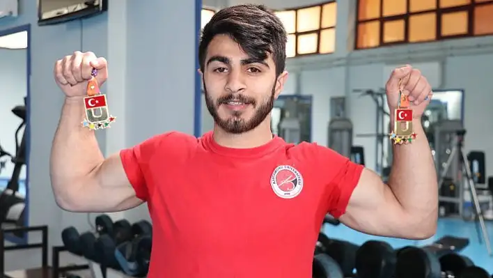 Bileği ile dünyayı devirmek istiyor