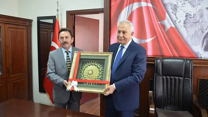 Eski Bakan Başesgioğlu'ndan adaylık açıklaması 