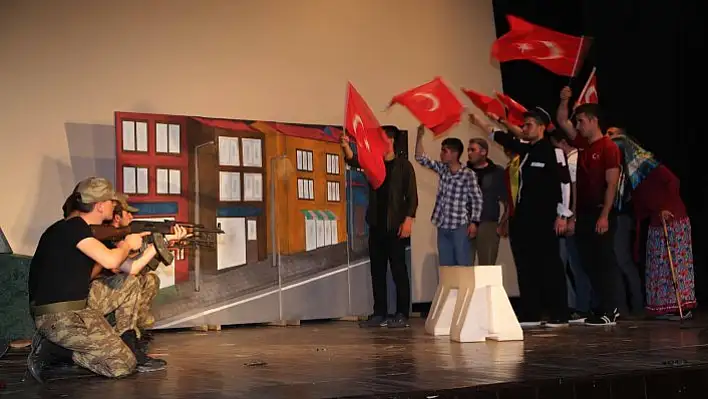 Polis adayları darbe girişimini tiyatro oyunuyla anlattı
