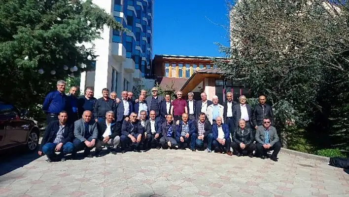 Sosyal medyadan örgütlenerek 28 yıl sonra tekrar buluştular