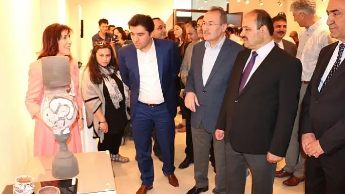 'Uluslararası Karma Seramik ve Cam Sergisi' açıldı