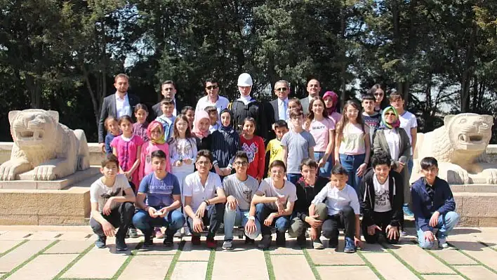 Yetim öğrenciler için Ankara gezisi