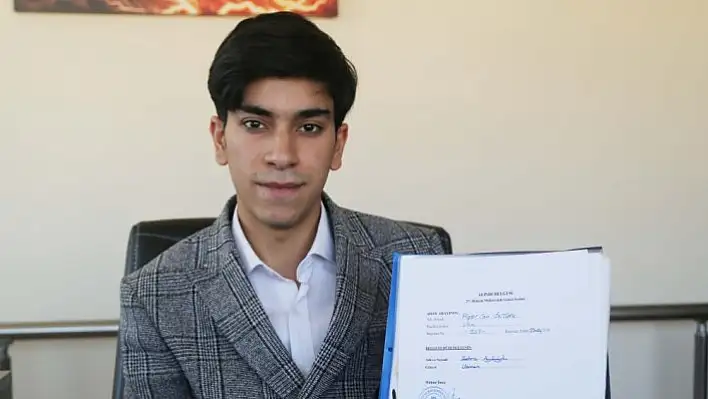19 yaşındaki üniversite öğrencisi milletvekili aday adayı oldu