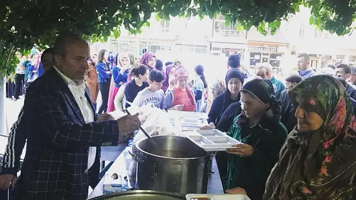 Arslan, ilk orucunu iftar çadırında açtı