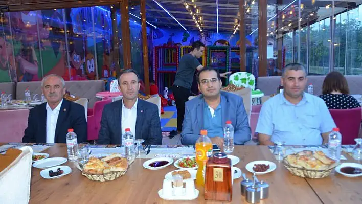 Kaymakam Kıyıcı muhtarlarla iftarda buluştu