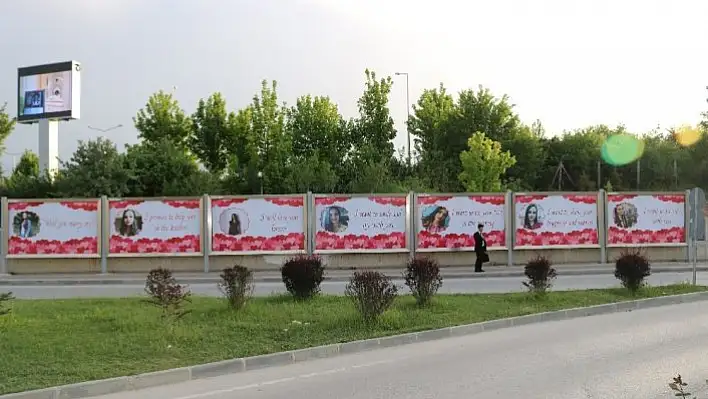 Kastamonu'da reklam panolarından evlenme teklifi!