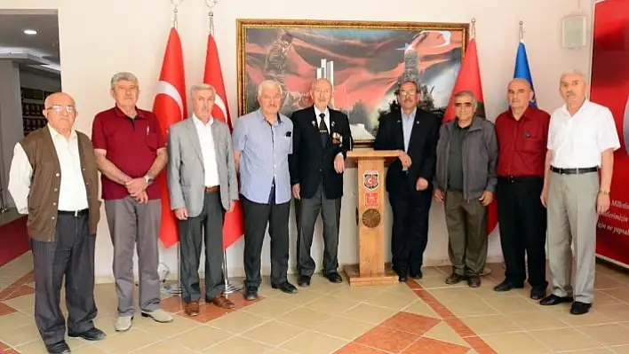 Cesuroğlu 'Bugün FETÖ'cüler olduğu gibi o gün de ihtilalcılar vardı'