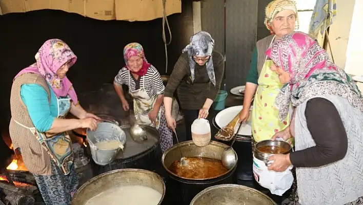 800 yıldır çorba dağıtılan türbe