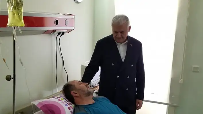 Başbakan Yıldırım rahatsızlanan milletvekilini hastanede ziyaret etti
