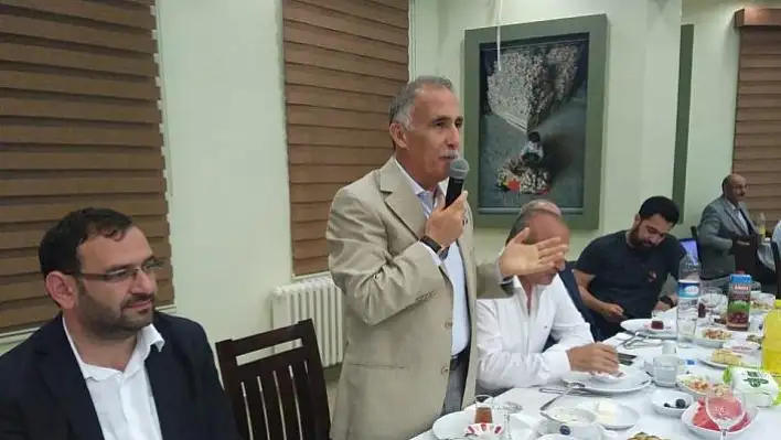 Başkan Arslan, köy ve mahalle muhtarlarıyla bir araya geldi