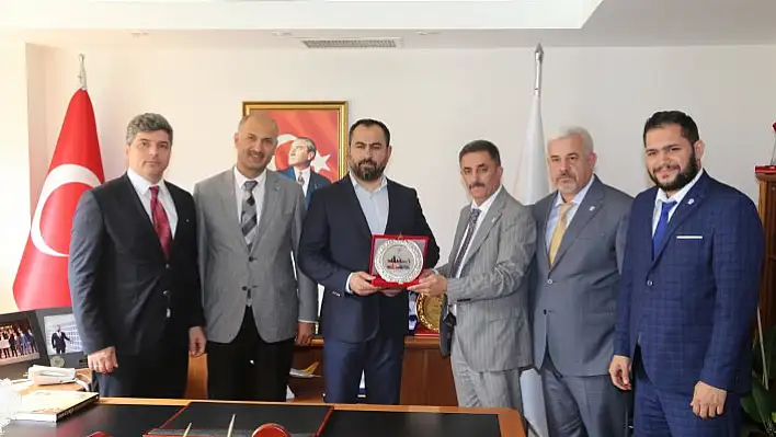 İbn-i Sina için 200 ülkedeki camilerde dua edilecek
