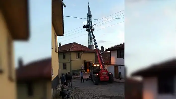 Yıkılma tehlikesi bulunan minare onarıldı, olası faciadan dönüldü
