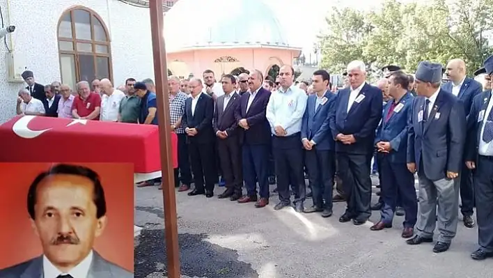 Direksiyon başında kalp krizi geçirerek hayatını kaybeden gazi toprağa verildi