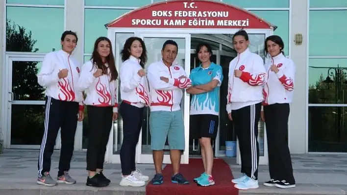 Genç milli boksörler Dünya Şampiyonası'na hazır