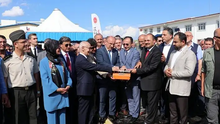 Hayırsever ailenin yaptıracağı ilahiyat fakültesinin temeli atıldı